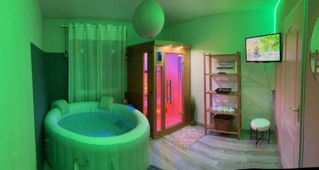 Villa Familiale Avec Spa Et Sauna Saint-Antonin-de-Sommaire 外观 照片